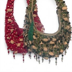 Elegant Beaded Shell Necklace - Red and Green